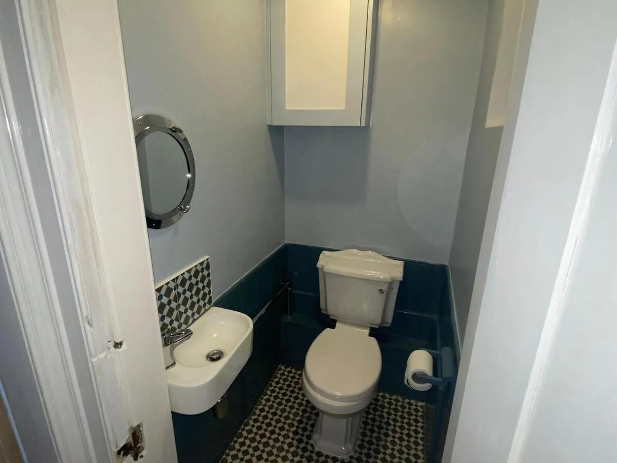 Edinburgh Seaside Apartment - Free Parking