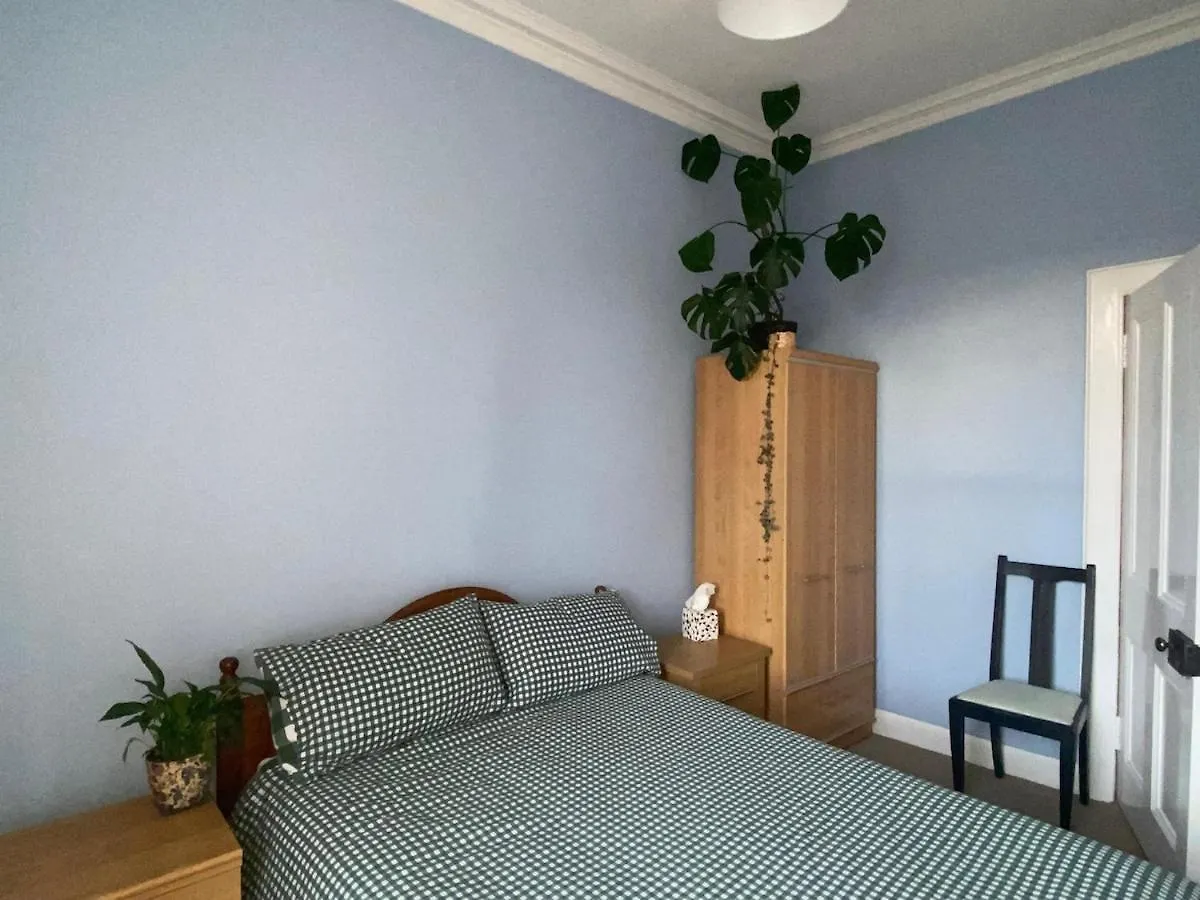 Edinburgh Seaside Apartment - Free Parking