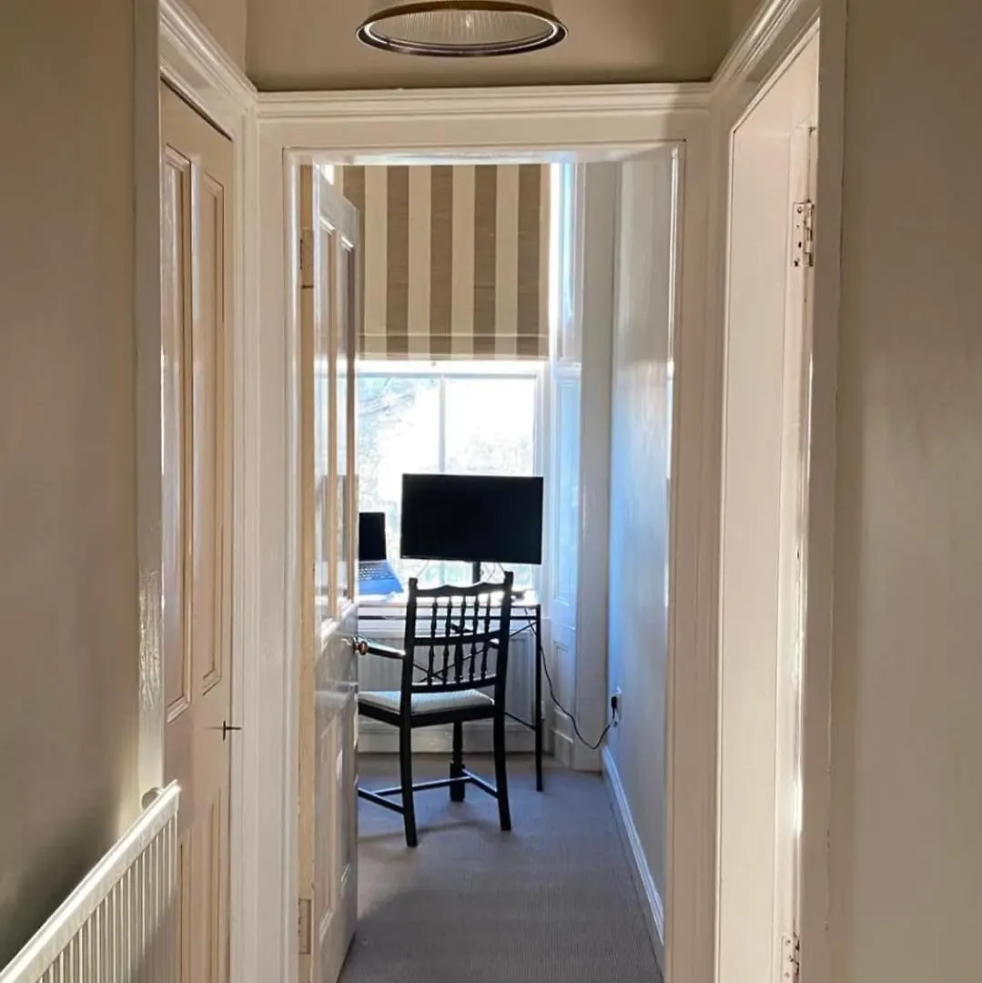 Edinburgh Seaside Apartment - Free Parking