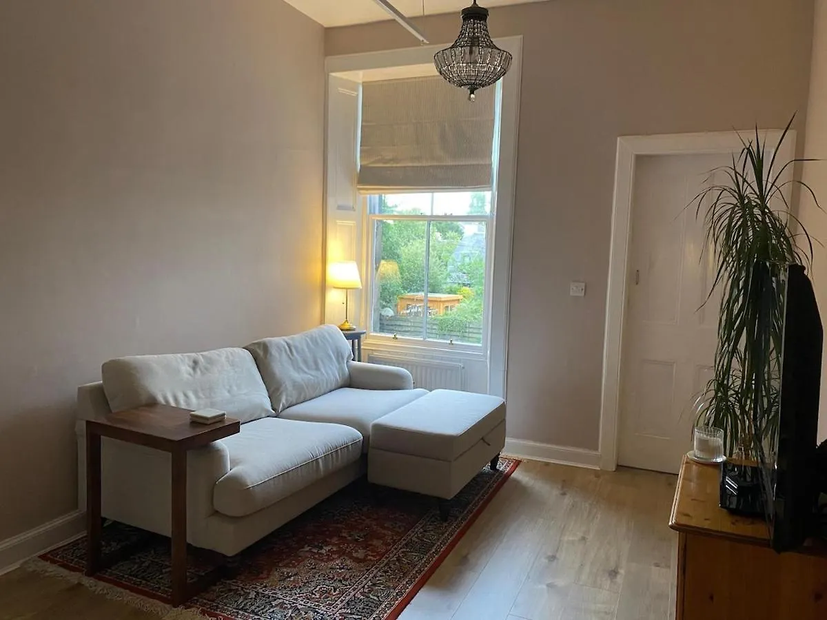 Edinburgh Seaside Apartment - Free Parking