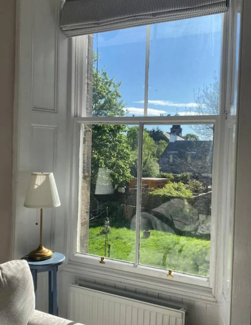 Edinburgh Seaside Apartment - Free Parking